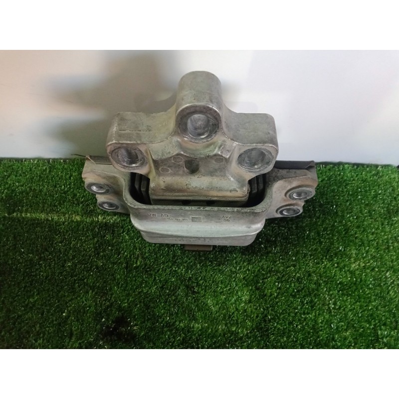 Recambio de soporte motor para volkswagen passat berlina (3c2) 2.0 tdi referencia OEM IAM 3C0199555  