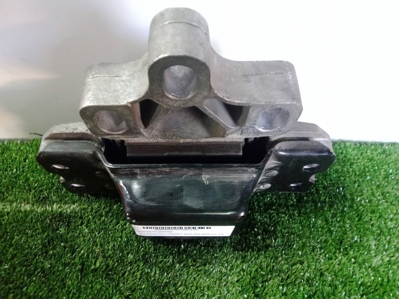 Recambio de soporte motor para volkswagen passat berlina (3c2) 2.0 tdi referencia OEM IAM 3C0199555  
