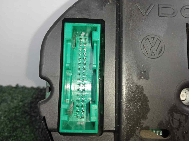 Recambio de cuadro instrumentos para volkswagen polo (9n1) 1.4 16v referencia OEM IAM 110080124001A-6Q0920800  