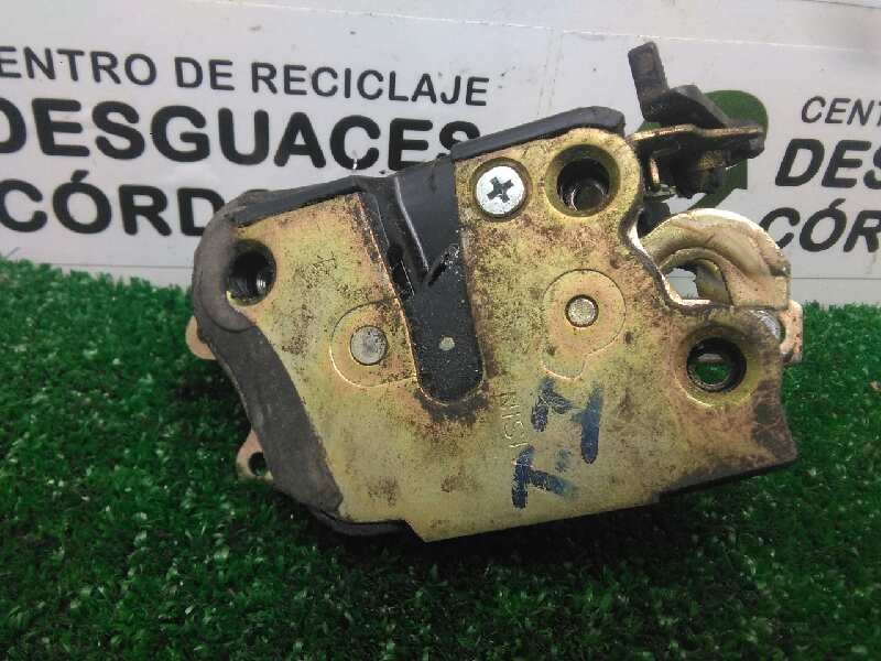 Recambio de cerradura puerta trasera izquierda para toyota hilux (kun) 2.5 turbodiesel referencia OEM IAM  4.PUERTAS MECANICA