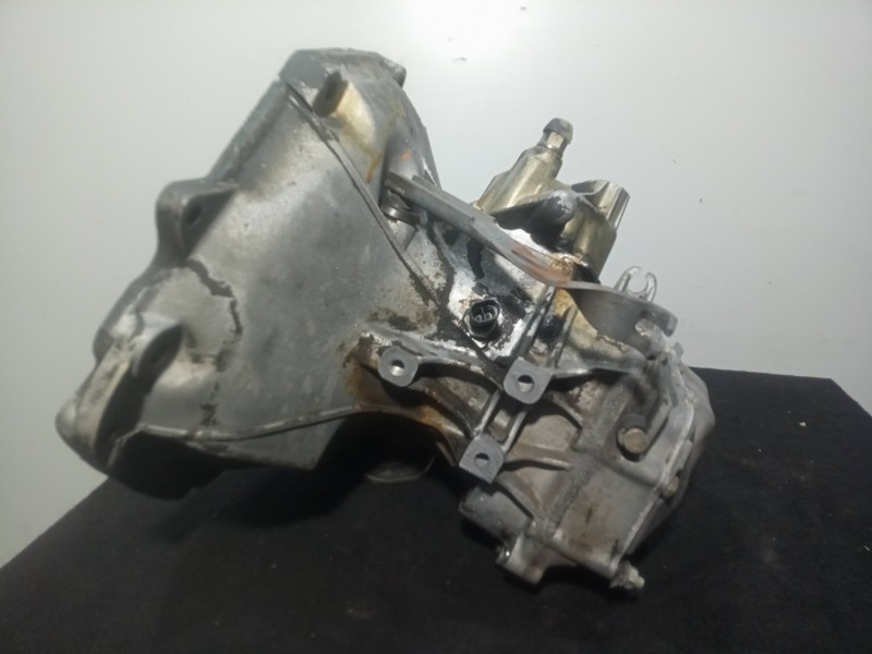 Recambio de caja cambios para opel kadett e 1.6 referencia OEM IAM F13W394 5.VELOCIDADES MANUAL