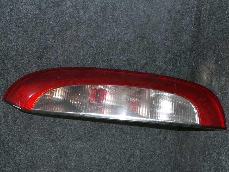 Recambio de piloto trasero derecho para opel corsa c 1.0 12v cat (z 10 xe / lw3) referencia OEM IAM  CORSA.C - 01-03 ROJO
