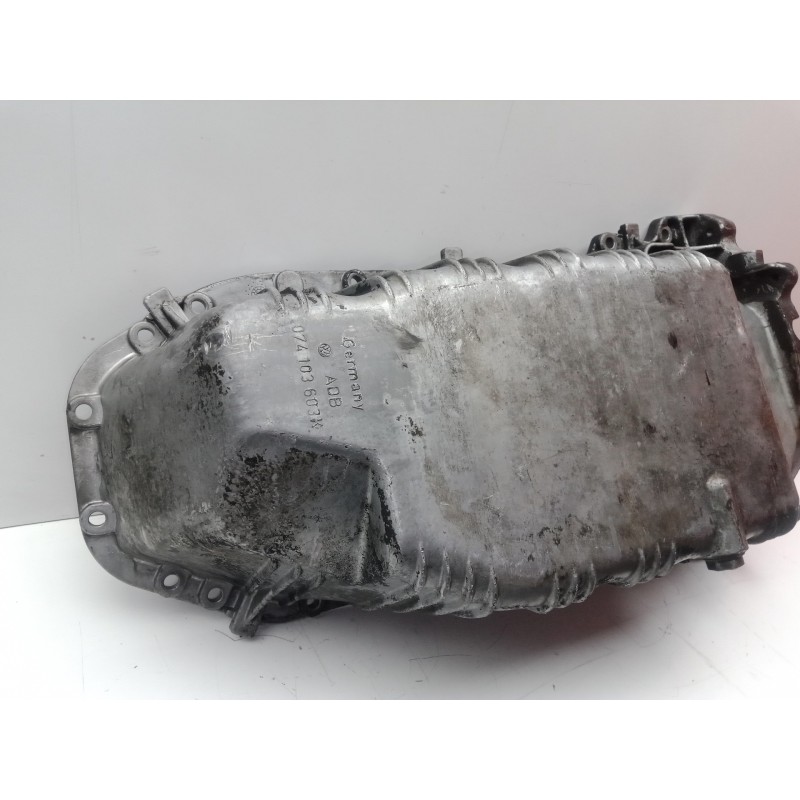 Recambio de carter para volvo s80 berlina 2.5 turbodiesel referencia OEM IAM 074103603K  