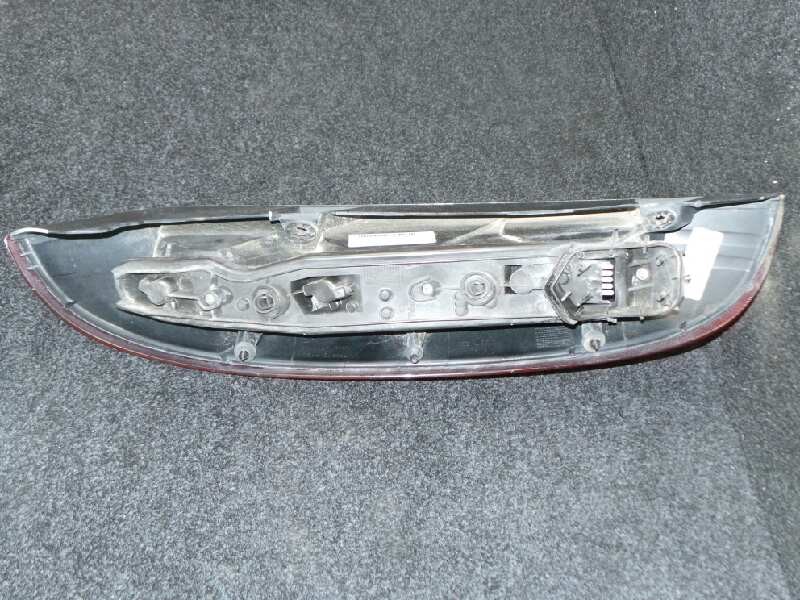 Recambio de piloto trasero derecho para opel corsa c 1.0 12v cat (z 10 xe / lw3) referencia OEM IAM  CORSA.C - 01-03 ROJO