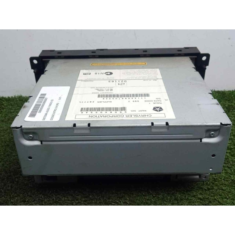 Recambio de sistema audio / radio cd para dodge nitro 2.8 crd referencia OEM IAM 05064055AK  