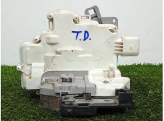 Recambio de cerradura puerta trasera derecha para seat leon (1p1) 1.6 tdi referencia OEM IAM SINREFERENCIA 7.PINES CONECTOR.BLAN