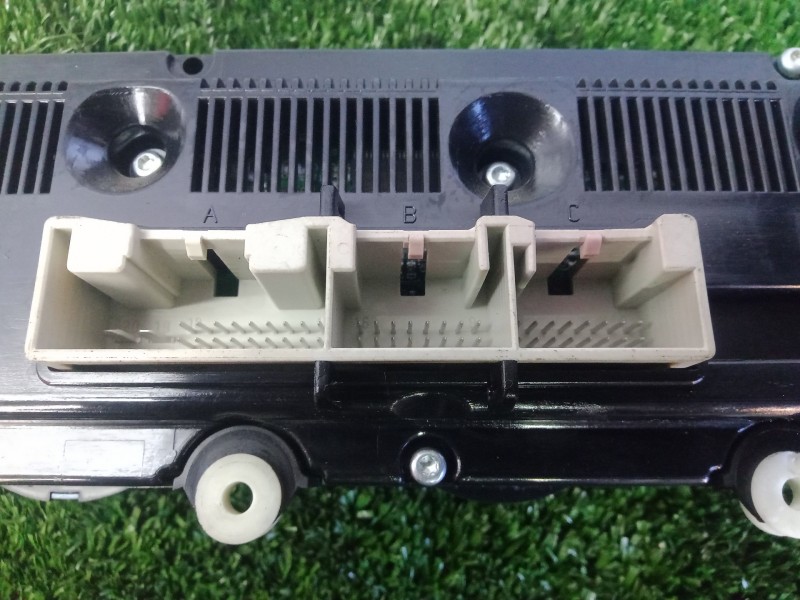 Recambio de mando climatizador para volkswagen passat berlina (3c2) 2.0 tdi referencia OEM IAM 74641430  