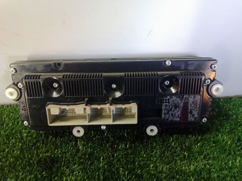 Recambio de mando climatizador para volkswagen passat berlina (3c2) 2.0 tdi referencia OEM IAM 74641430  