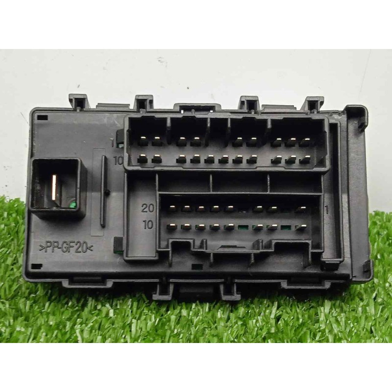 Recambio de caja reles / fusibles para hyundai i30cw 1.6 crdi cat referencia OEM IAM 919510Q000  