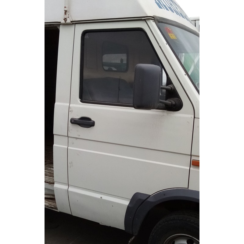 Recambio de puerta delantera derecha para iveco daily caja cerrada (1989 =>) 2.5 diesel referencia OEM IAM   