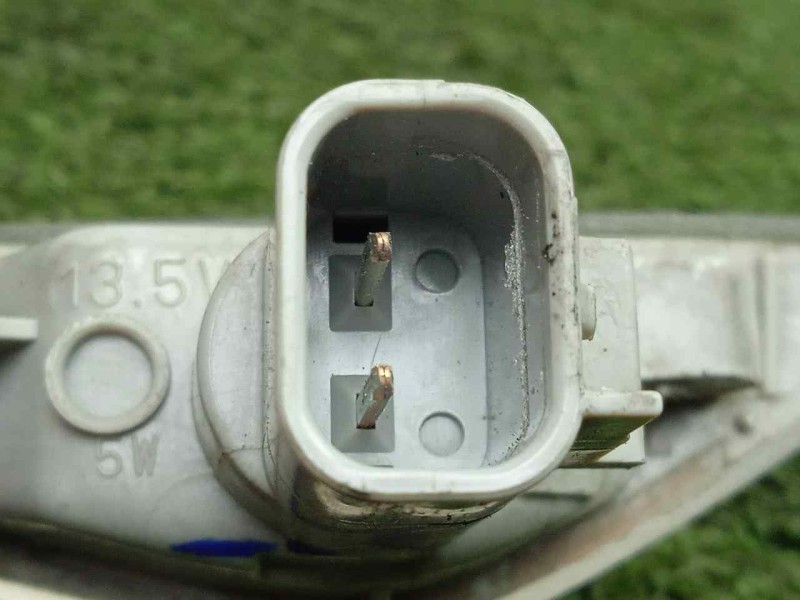 Recambio de piloto lateral izquierdo para mazda 6 lim. (gh) 2.2 turbodiesel cat referencia OEM IAM GS1F51130D  