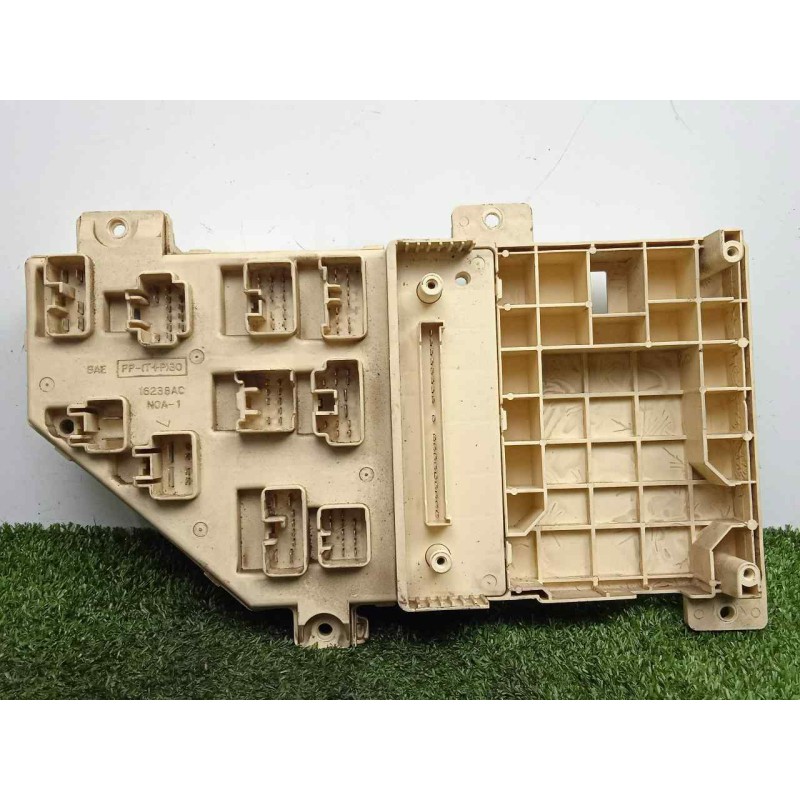 Recambio de caja reles / fusibles para chrysler 300 m (lr) 2.7 cat referencia OEM IAM 16238AC  