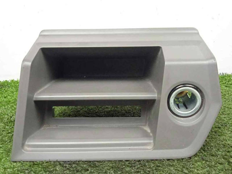 Recambio de moldura para man tge kasten (uy) 2.0 tdi referencia OEM IAM 7C1857383B  