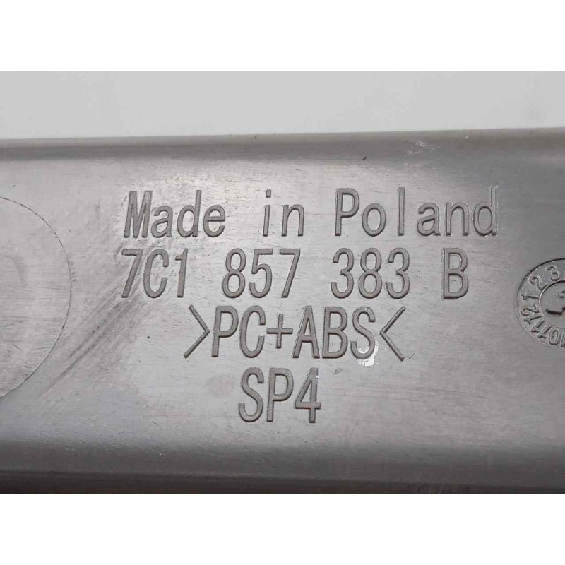 Recambio de moldura para man tge kasten (uy) 2.0 tdi referencia OEM IAM 7C1857383B  