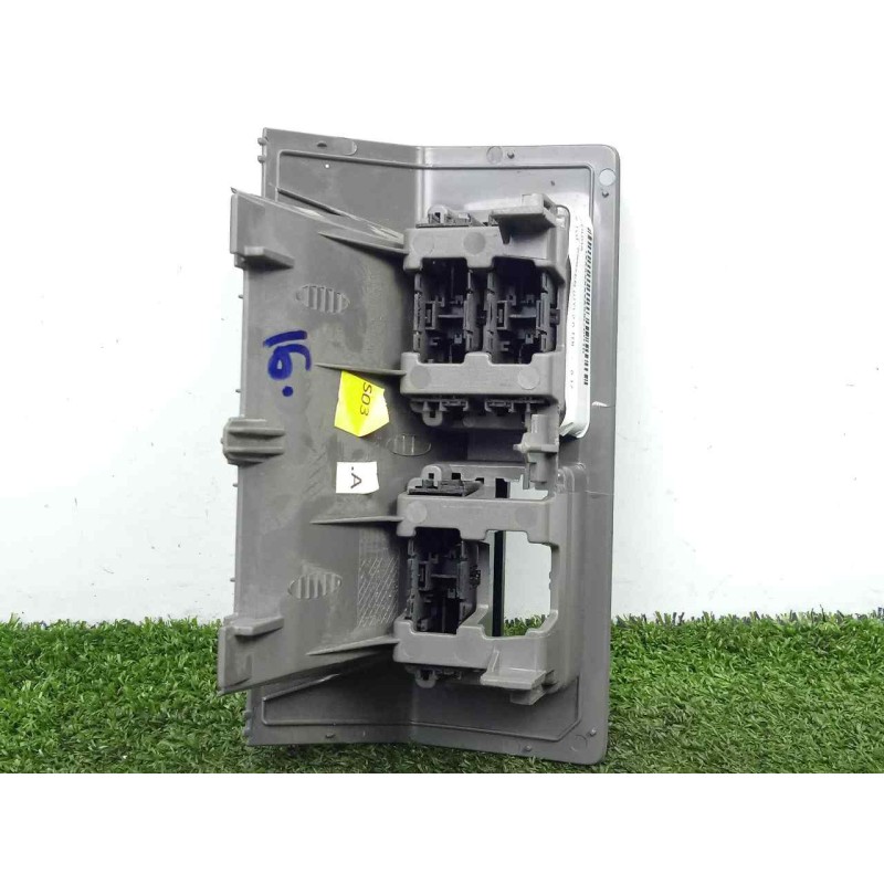 Recambio de moldura para man tge kasten (uy) 2.0 tdi referencia OEM IAM 7C1857077  