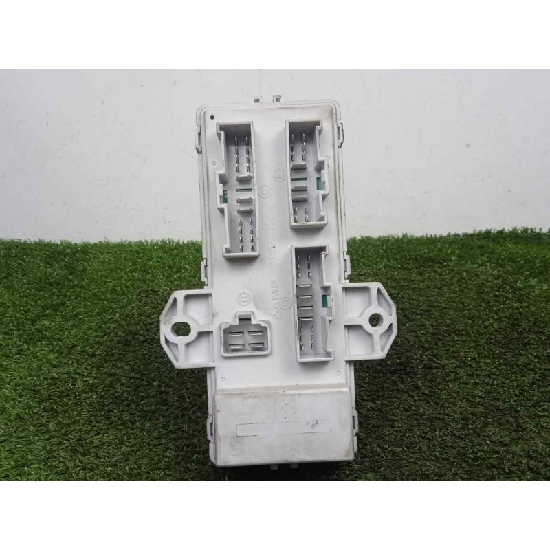Recambio de caja reles / fusibles para kia sorento 2.5 crdi referencia OEM IAM 911713E920  