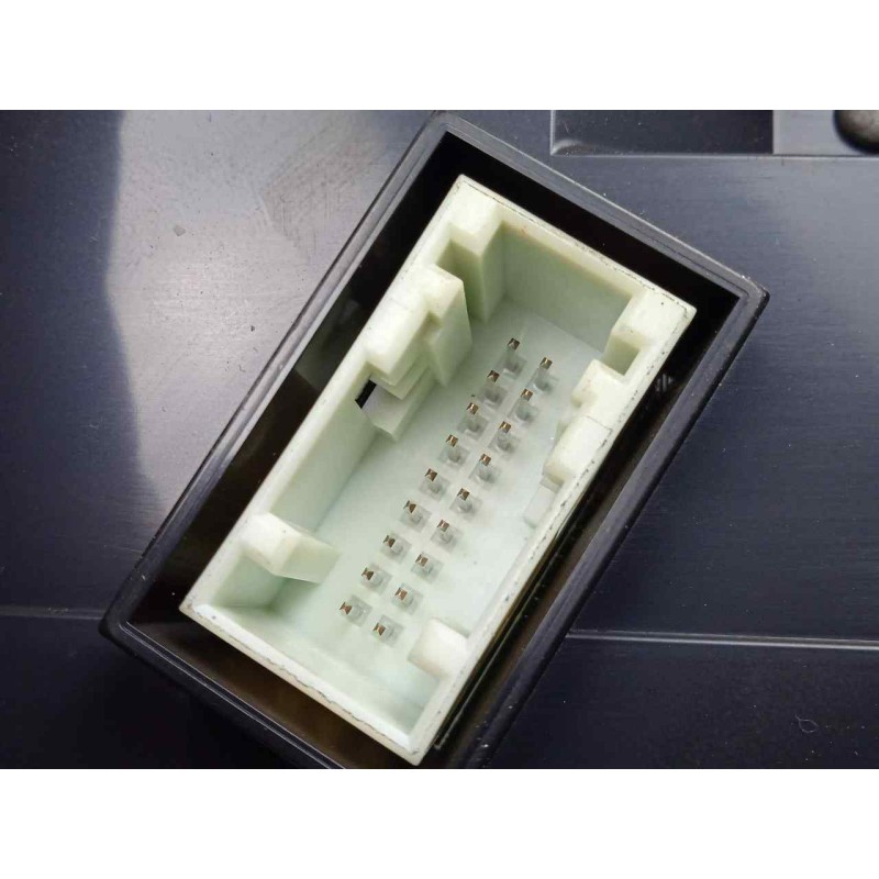 Recambio de cuadro instrumentos para opel crossland x 1.2 referencia OEM IAM 9828207880 1.CONECTOR 