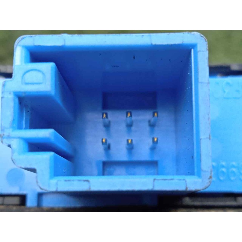 Recambio de warning para man tge kasten (uy) 2.0 tdi referencia OEM IAM 7C0953509A  