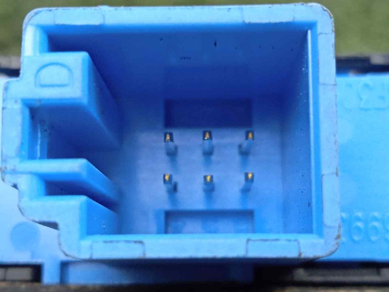 Recambio de warning para man tge kasten (uy) 2.0 tdi referencia OEM IAM 7C0953509A  