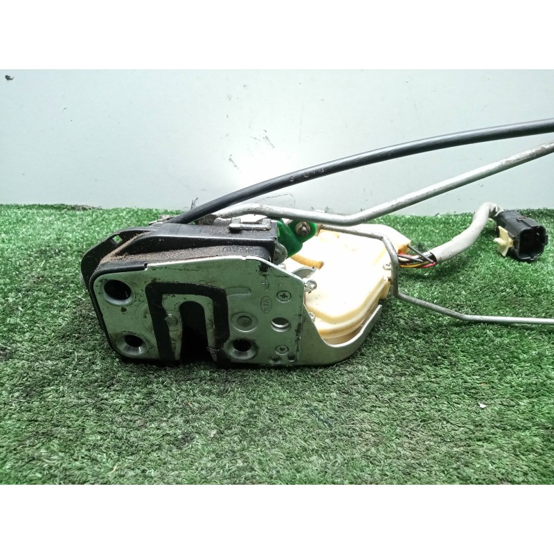 Recambio de cerradura puerta delantera derecha para kia sorento 2.5 crdi referencia OEM IAM SINREFERENCIA 6.PINES 