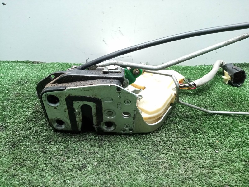 Recambio de cerradura puerta delantera derecha para kia sorento 2.5 crdi referencia OEM IAM SINREFERENCIA 6.PINES 