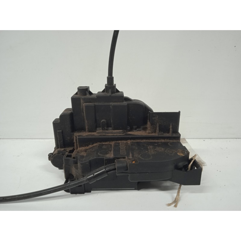 Recambio de cerradura puerta trasera derecha para renault scenic iii grand dynamique referencia OEM IAM 825020033R  