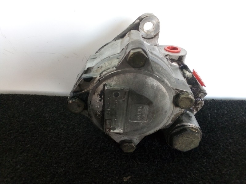 Recambio de bomba direccion para iveco daily caja cerrada (1989 =>) 2.8 diesel referencia OEM IAM 7684955124-85501142  