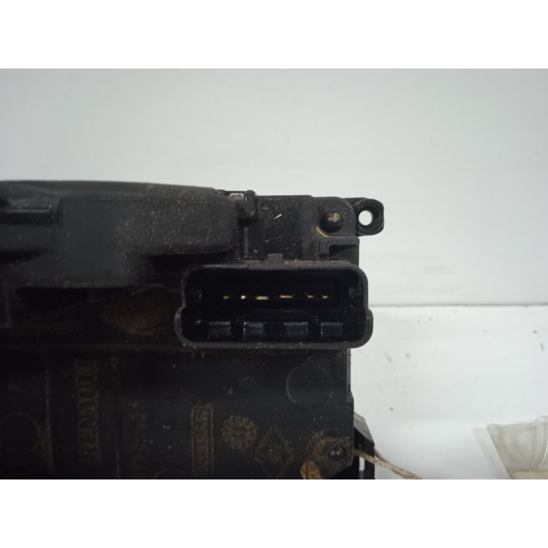 Recambio de cerradura puerta trasera derecha para renault scenic iii grand dynamique referencia OEM IAM 825020033R  