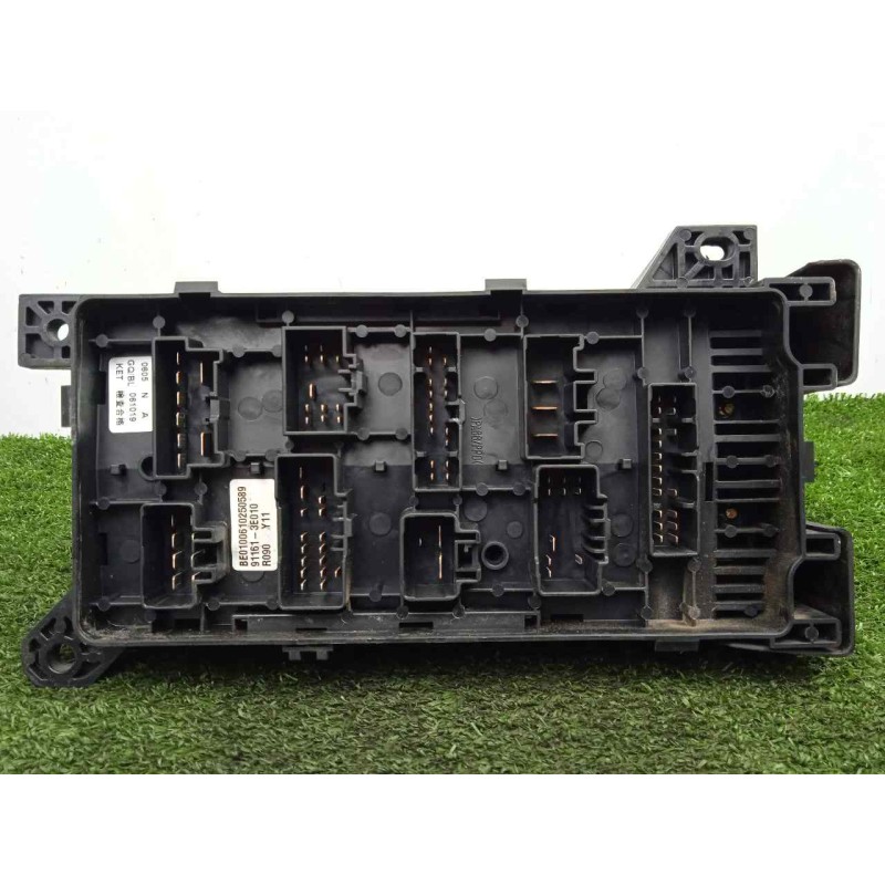 Recambio de caja reles / fusibles para kia sorento 2.5 crdi referencia OEM IAM 911613E010  