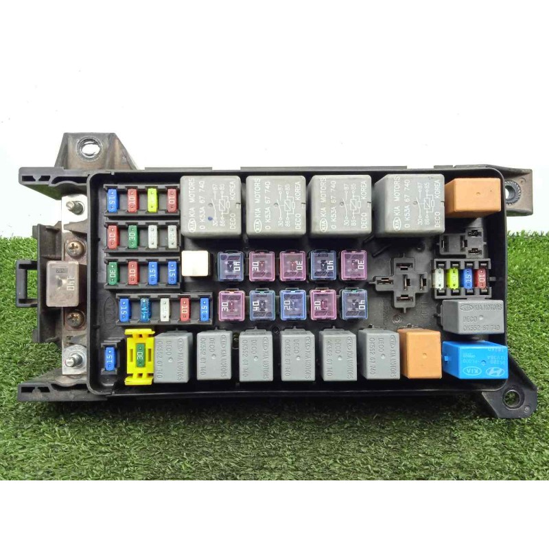 Recambio de caja reles / fusibles para kia sorento 2.5 crdi referencia OEM IAM 911613E010  