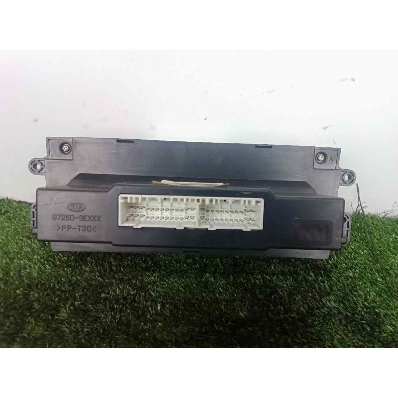 Recambio de mando climatizador para kia sorento 2.5 crdi referencia OEM IAM 972503E2608W  