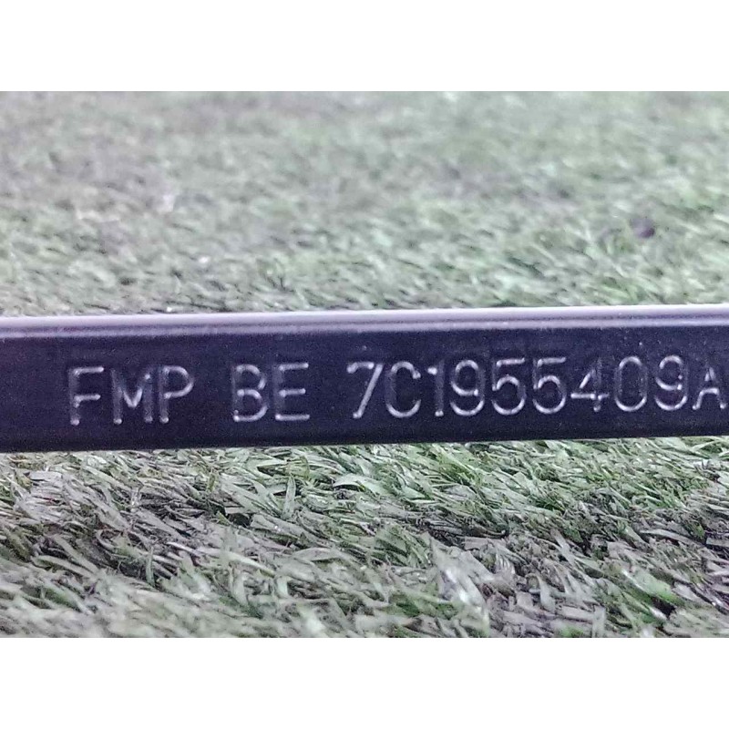 Recambio de brazo limpia delantero izquierdo para man tge kasten (uy) 2.0 tdi referencia OEM IAM 7C1955409A  
