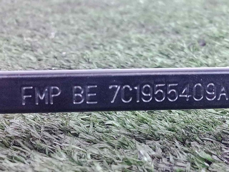 Recambio de brazo limpia delantero izquierdo para man tge kasten (uy) 2.0 tdi referencia OEM IAM 7C1955409A  