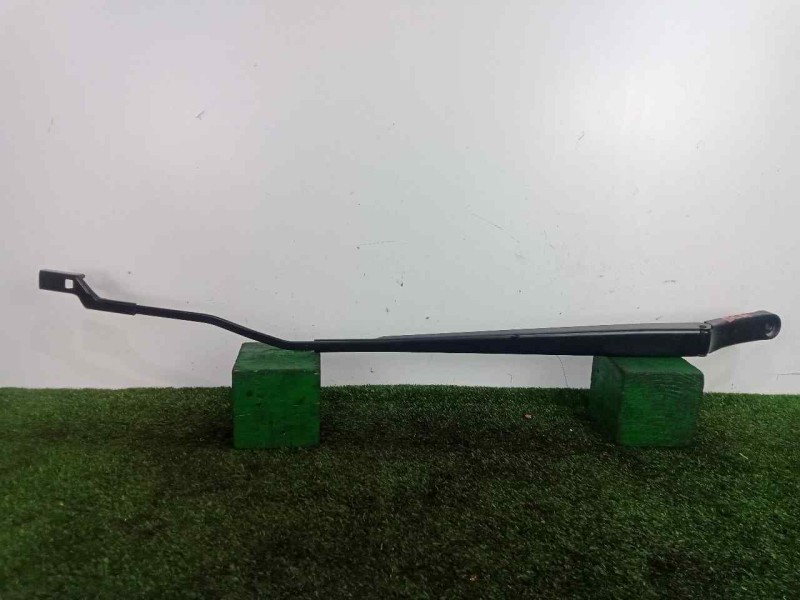 Recambio de brazo limpia delantero derecho para man tge kasten (uy) 2.0 tdi referencia OEM IAM 7C1955410A  