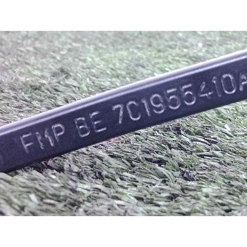 Recambio de brazo limpia delantero derecho para man tge kasten (uy) 2.0 tdi referencia OEM IAM 7C1955410A  