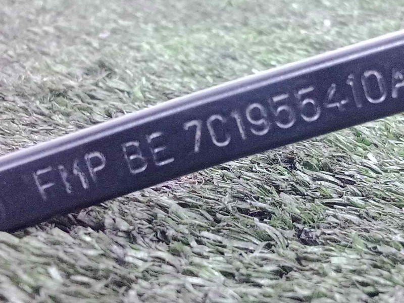 Recambio de brazo limpia delantero derecho para man tge kasten (uy) 2.0 tdi referencia OEM IAM 7C1955410A  
