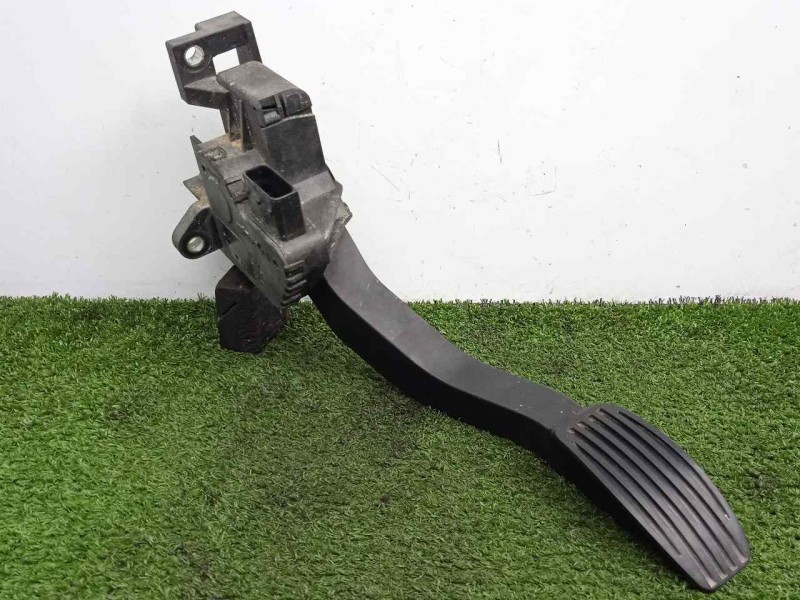 Recambio de potenciometro pedal para iveco daily furgón 2.3 diesel cat referencia OEM IAM 5801333490  