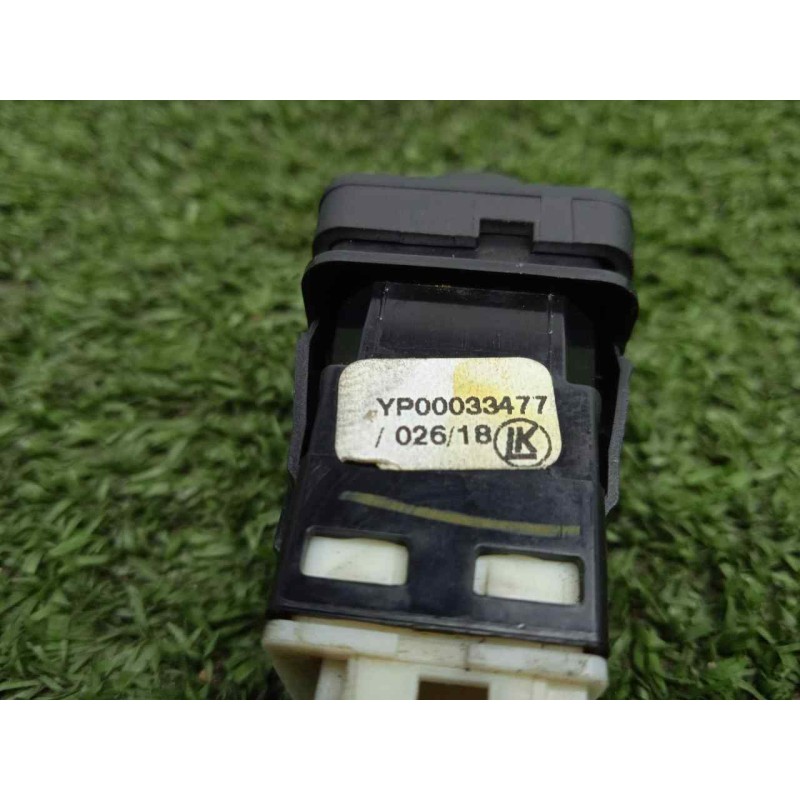 Recambio de warning para opel crossland x 1.2 referencia OEM IAM YP00033477 3.PINES 