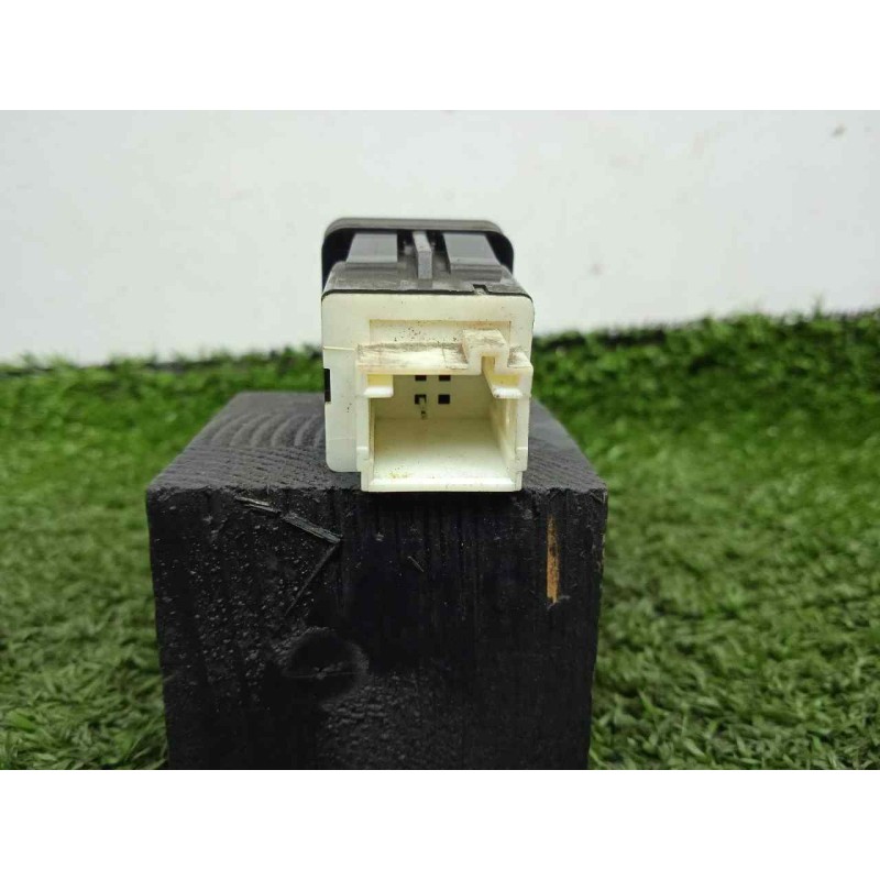 Recambio de warning para opel crossland x 1.2 referencia OEM IAM YP00033477 3.PINES 