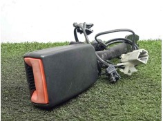 Recambio de enganche cinturon delantero izquierdo para iveco daily furgón 2.3 diesel cat referencia OEM IAM 5801455971  