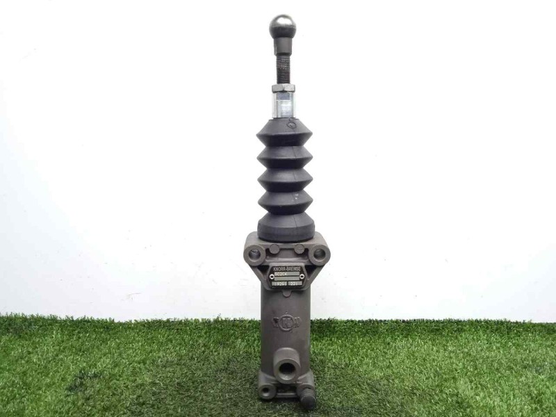 Recambio de bombin embrague para iveco eurocargo 05.03  5.9 diesel referencia OEM IAM 504033670  