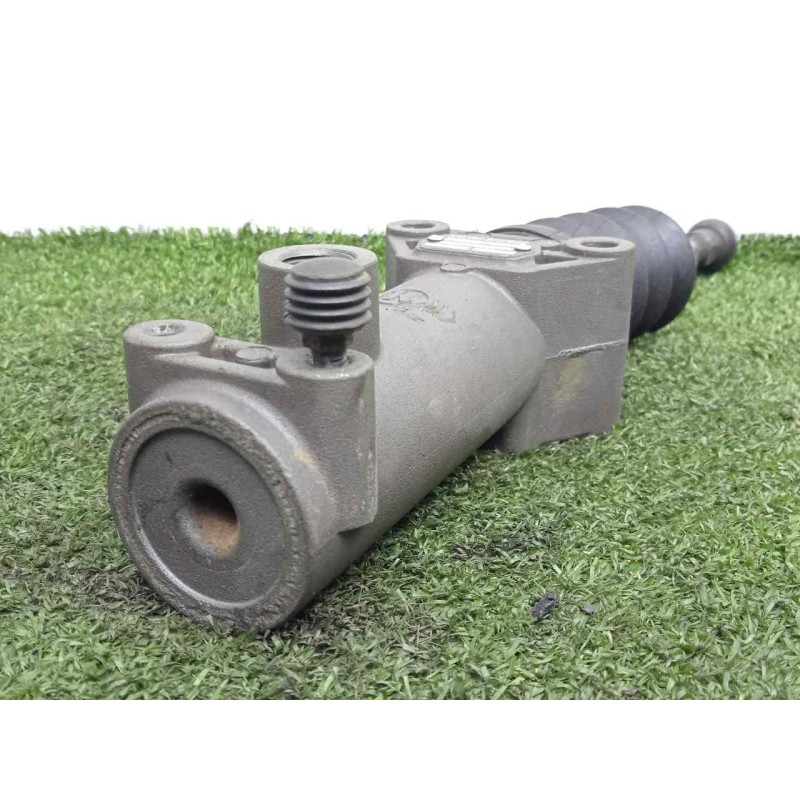 Recambio de bombin embrague para iveco eurocargo 05.03  5.9 diesel referencia OEM IAM 504033670  