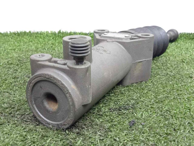 Recambio de bombin embrague para iveco eurocargo 05.03  5.9 diesel referencia OEM IAM 504033670  