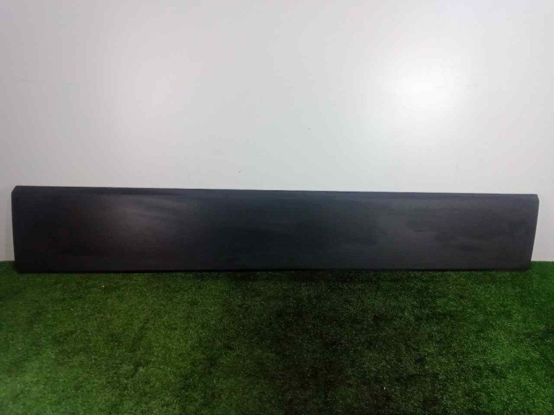 Recambio de molduras traseras para man tge kasten (uy) 2.0 tdi referencia OEM IAM 7C0853517A  