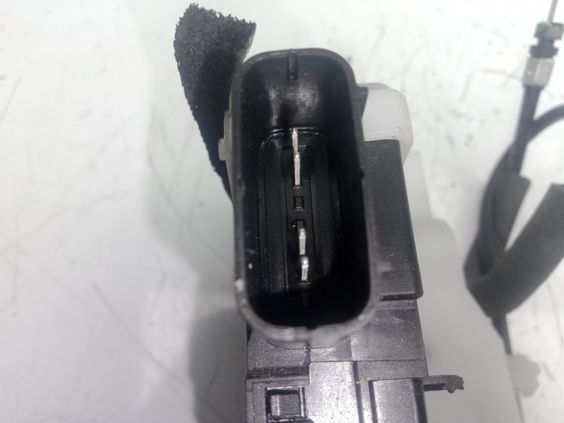 Recambio de cerradura puerta trasera izquierda para hyundai ix35 1.7 crdi cat referencia OEM IAM 814102Y010 4.PINES 