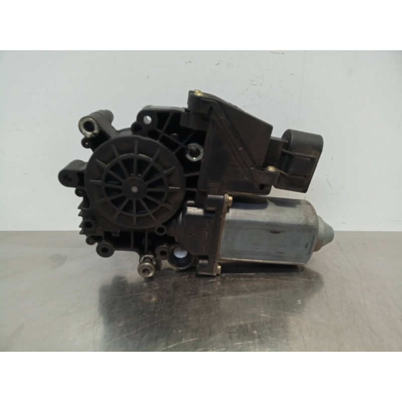 Recambio de motor elevalunas trasero derecho para audi a6 berlina (4b2) referencia OEM IAM 101144114 8.PINES 