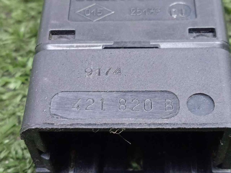 Recambio de warning para renault clio ii fase i (b/cbo) 1.2 alize referencia OEM IAM 421820B  