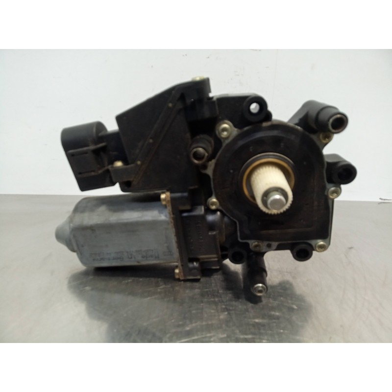 Recambio de motor elevalunas trasero derecho para audi a6 berlina (4b2) referencia OEM IAM 101144114 8.PINES 