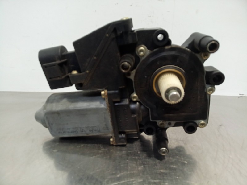 Recambio de motor elevalunas trasero derecho para audi a6 berlina (4b2) referencia OEM IAM 101144114 8.PINES 