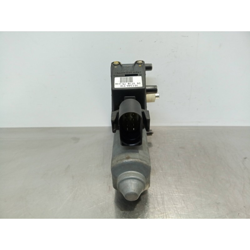 Recambio de motor elevalunas trasero derecho para audi a6 berlina (4b2) referencia OEM IAM 101144114 8.PINES 